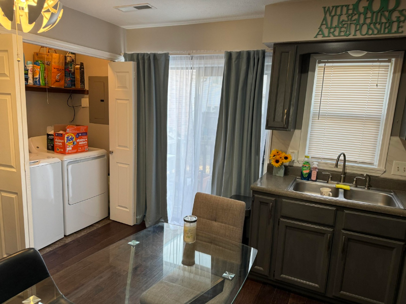 2700 S Ingram Mill Rd #8 - Photo 4 of 15