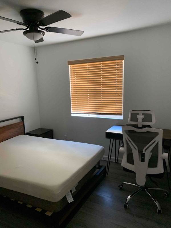 1382 Riverside Ct - Photo 3 of 5