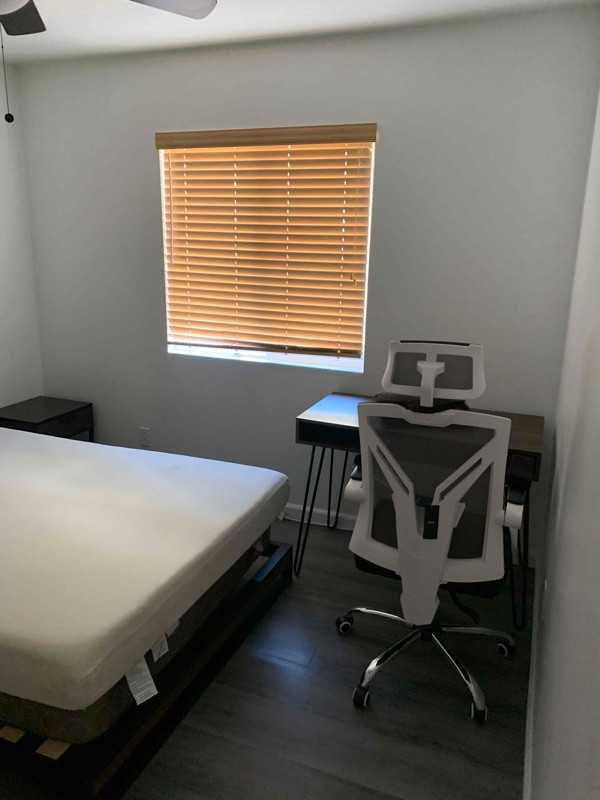 1382 Riverside Ct - Photo 4 of 5