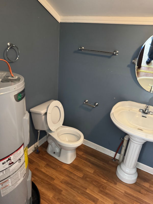 109 Jeffery St - Photo 4 of 9