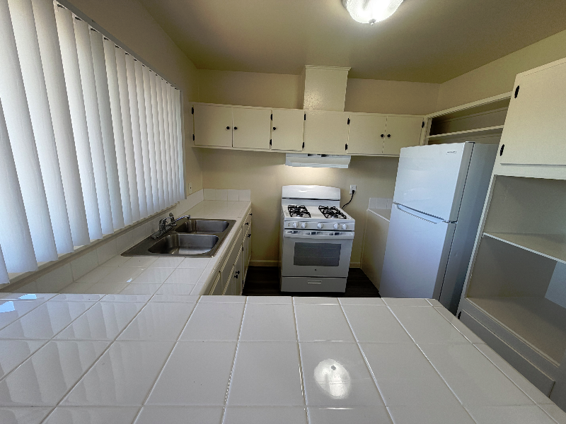 700 N East End Ave #20 - Photo 5 of 14