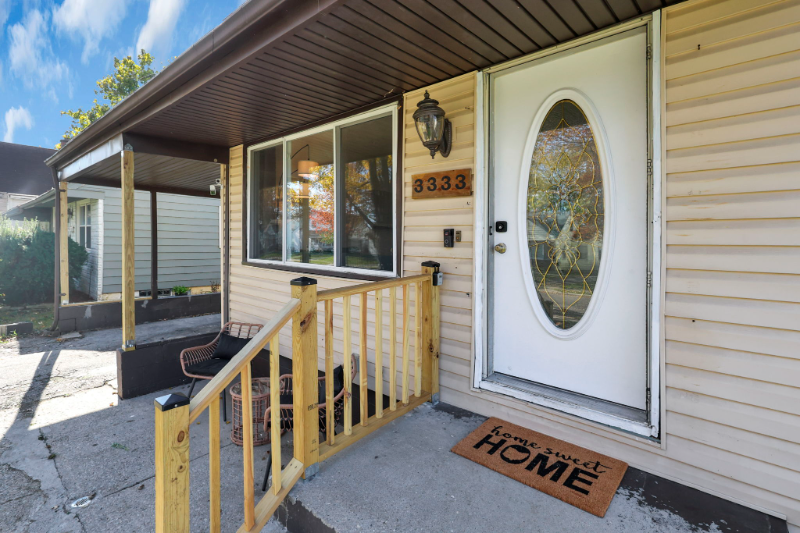 3333 Dresden St - Photo 3 of 40