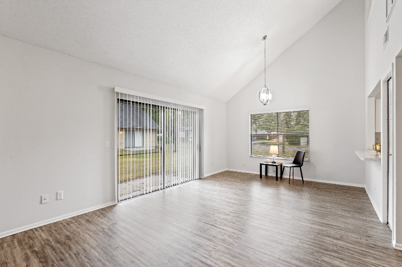 2550 W Bird St - Photo 2 of 14