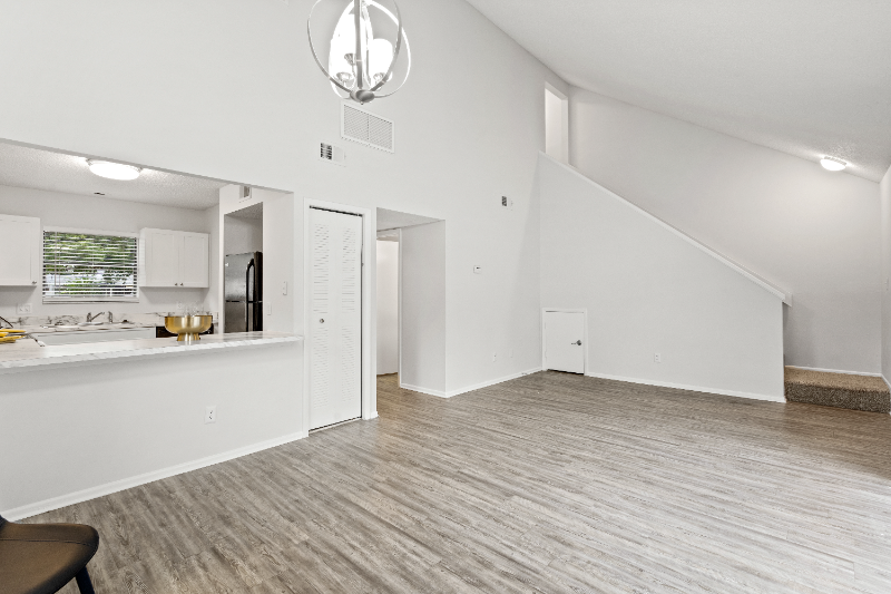 2550 W Bird St - Photo 3 of 14