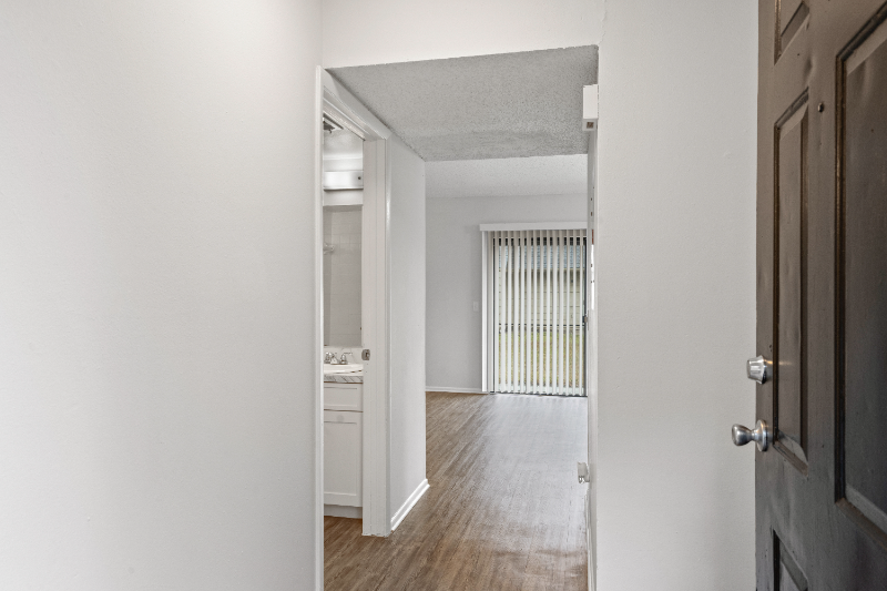 2560 W Bird St - Photo 3 of 20