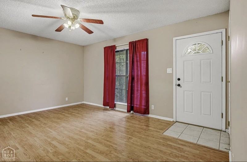 112 Sparkey Dr - Photo 2 of 9