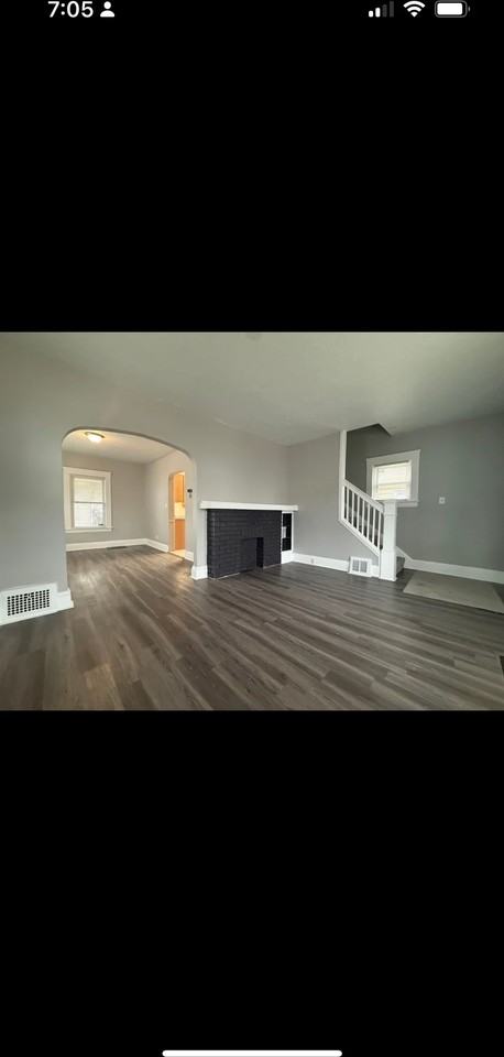 3058 W 116th St - Photo 4 of 11