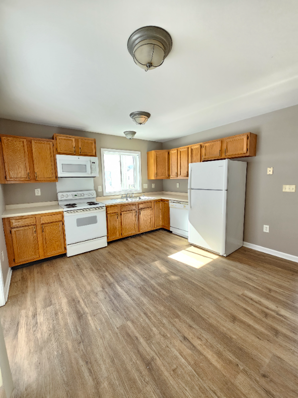 56 Wigwam Hill Dr - Photo 4 of 12