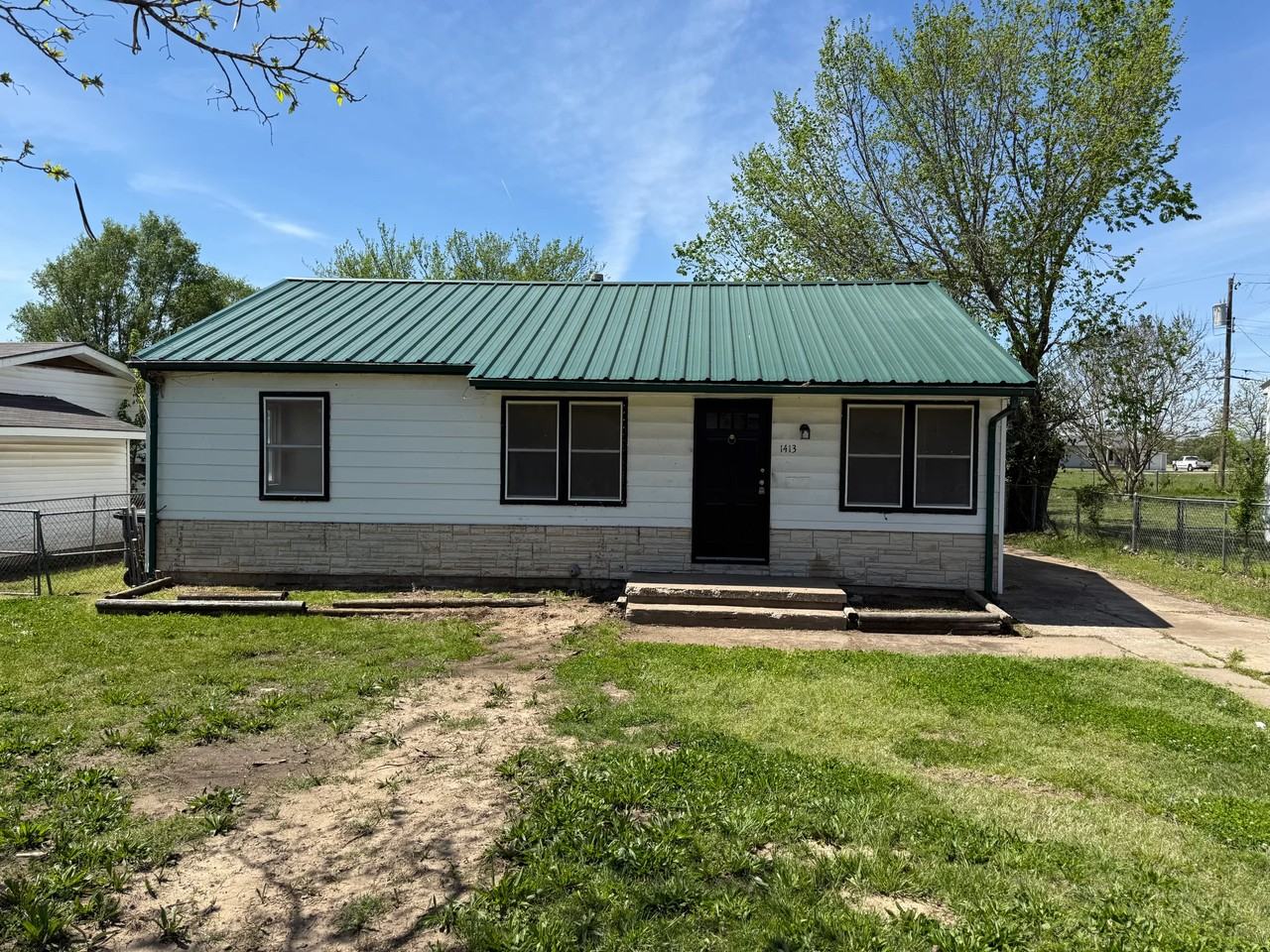 1413 S Penn Ave - Photo 3 of 14