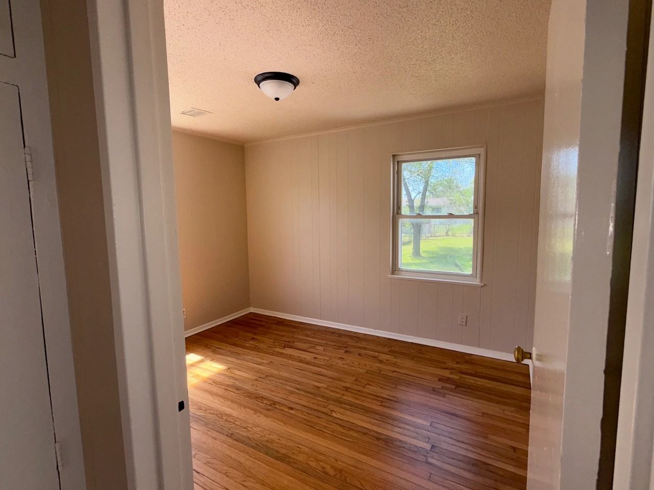 1413 S Penn Ave - Photo 5 of 14