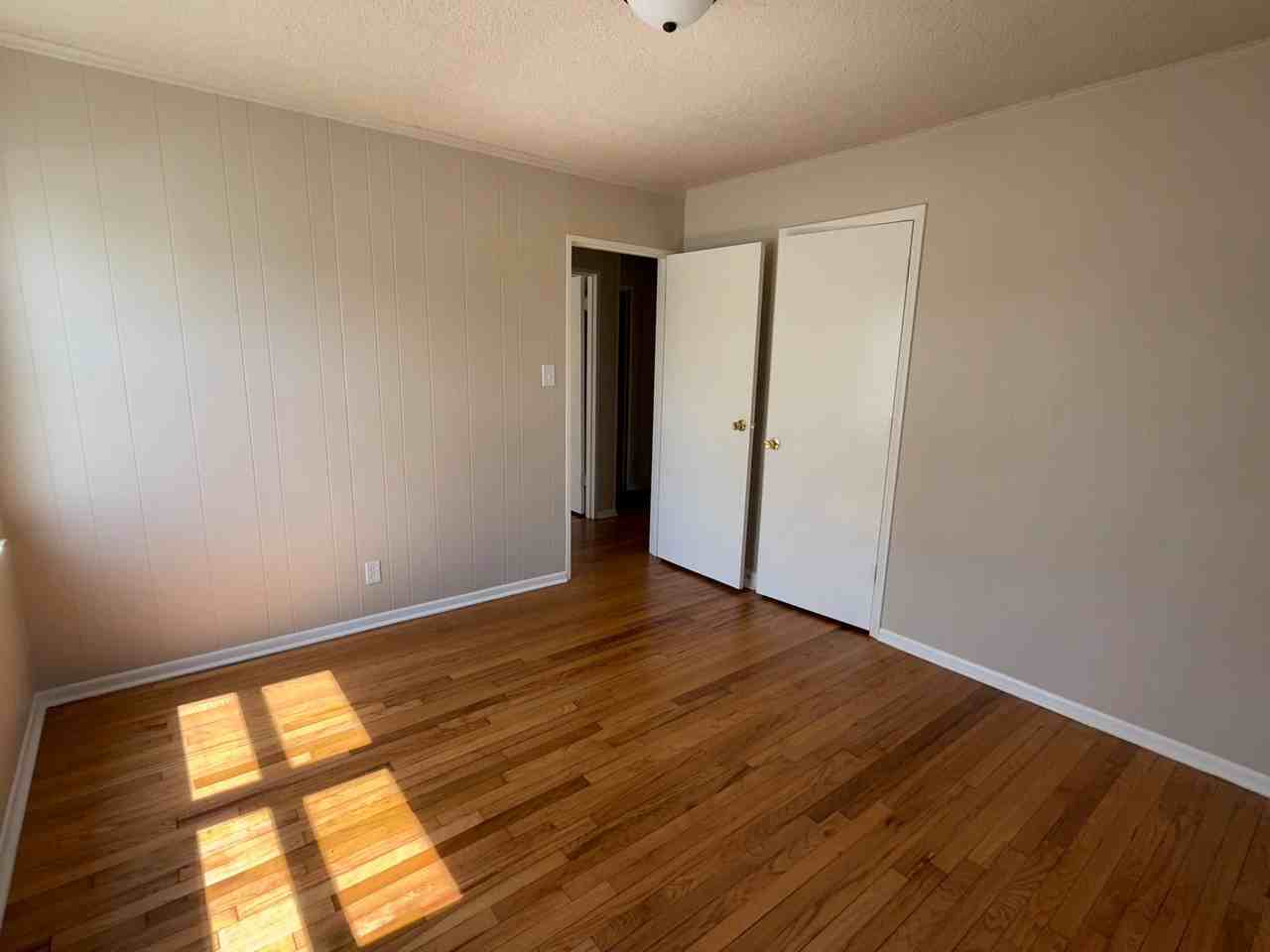 1413 S Penn Ave - Photo 7 of 14