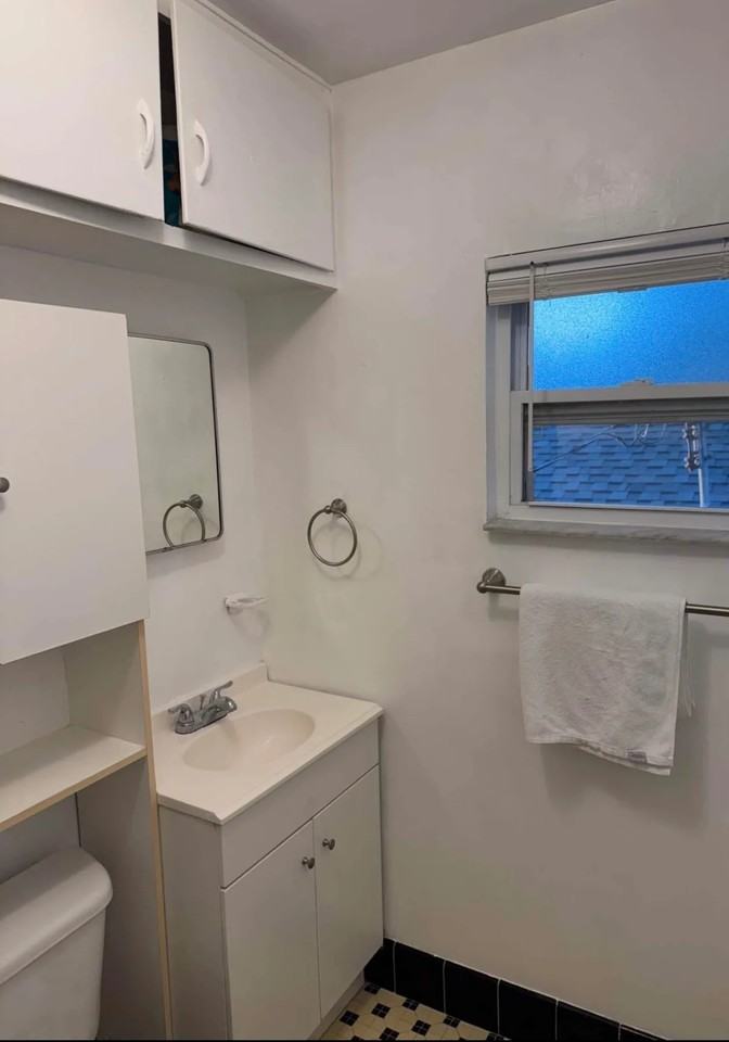 3320 6th Ave N - Photo 6 of 9