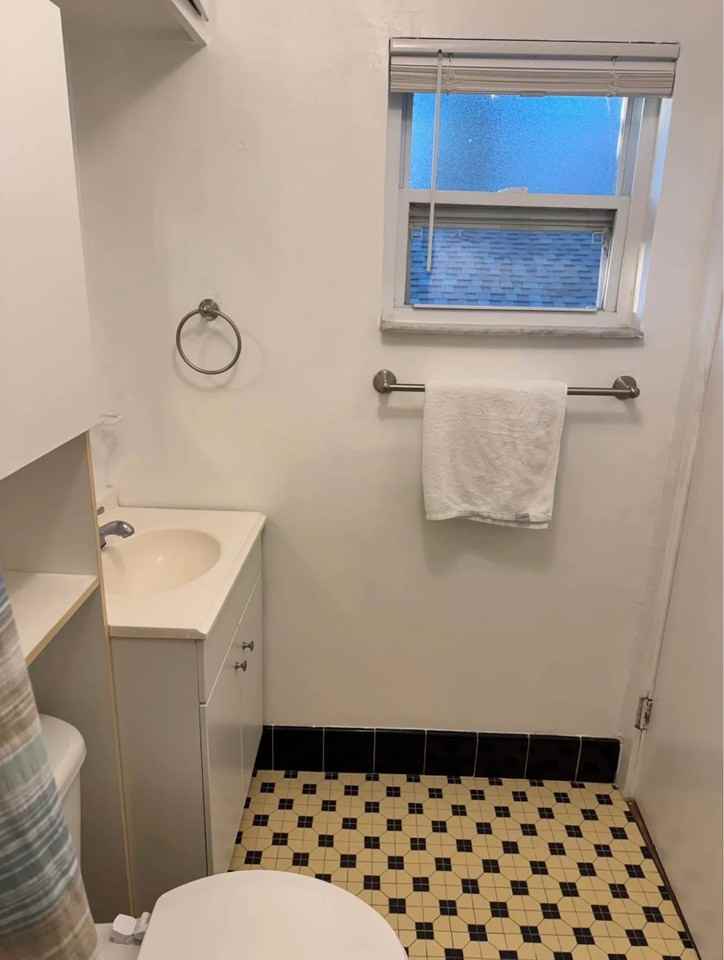 3320 6th Ave N - Photo 7 of 9