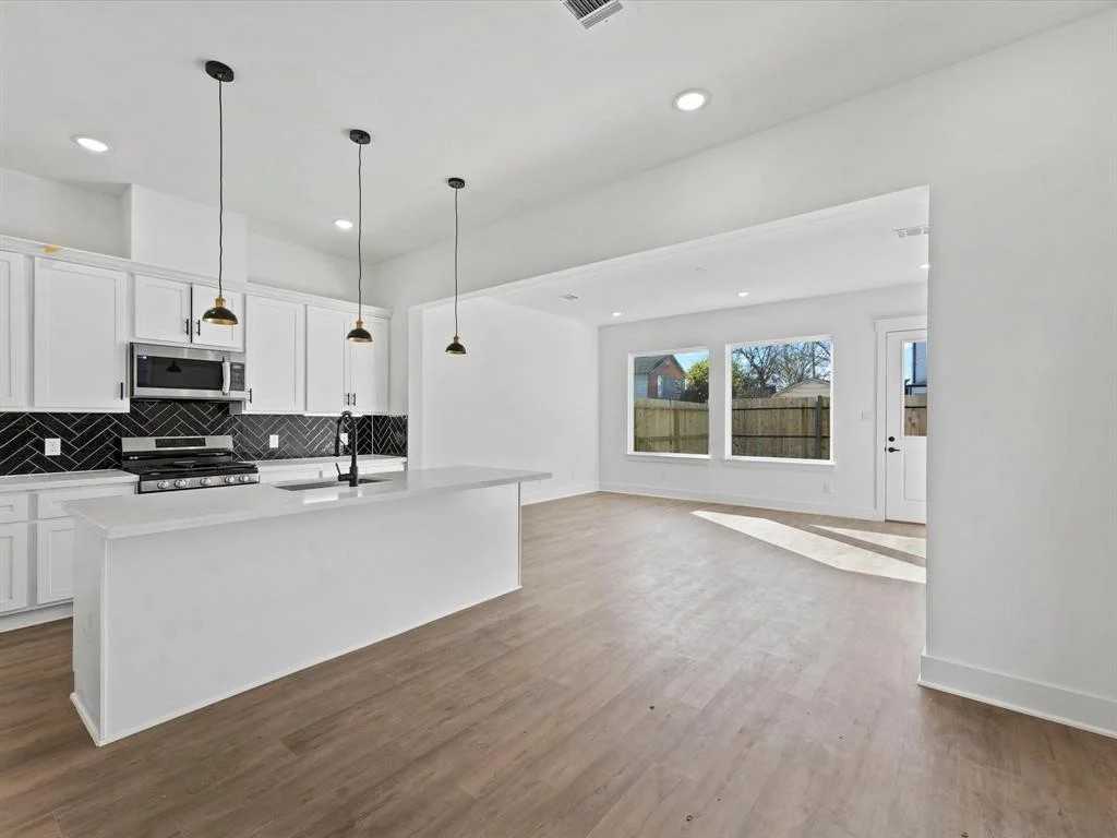 4609 Terry St - Photo 7 of 20