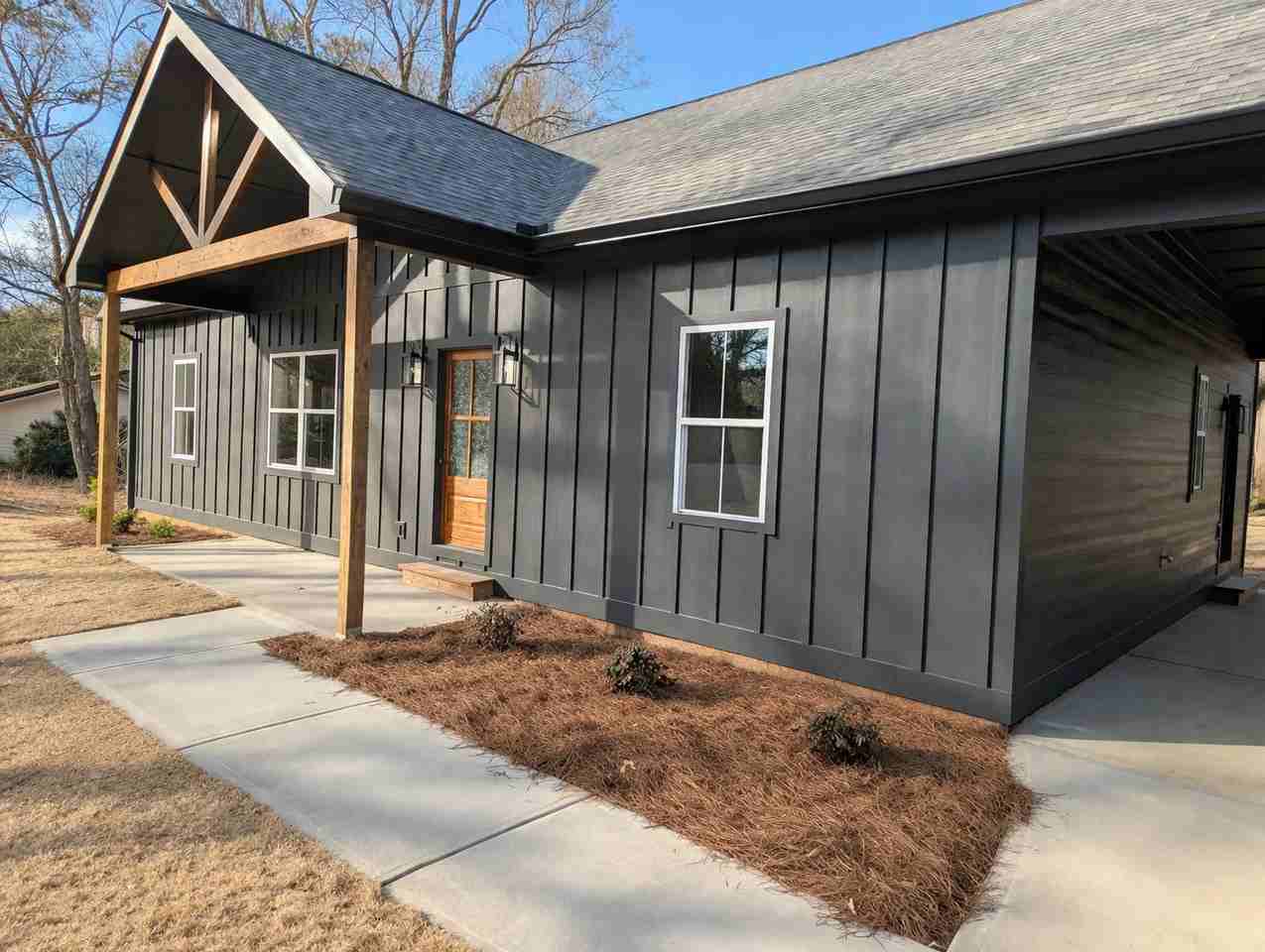 141 Sewell Rd - Photo 2 of 17