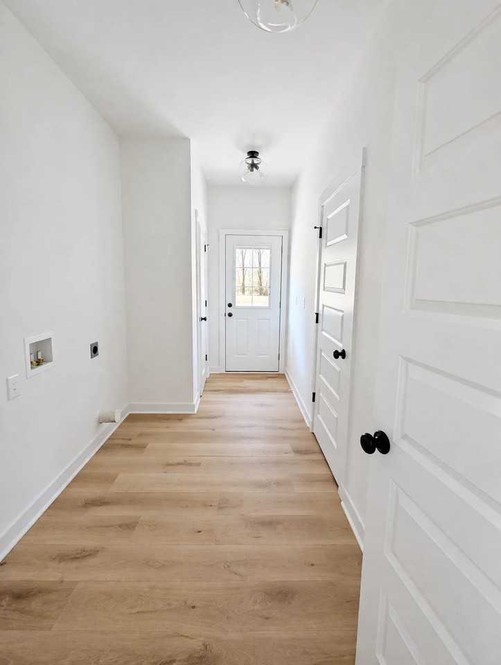 141 Sewell Rd - Photo 5 of 17