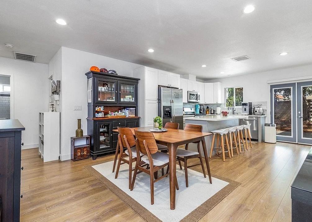 2201 W Reeve St - Photo 2 of 13