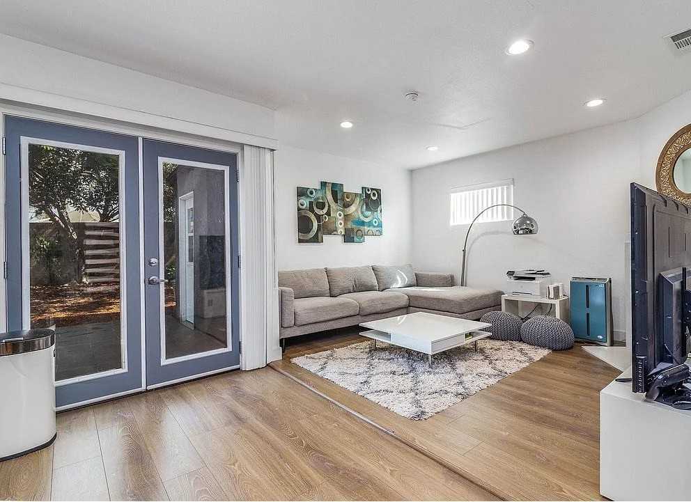 2201 W Reeve St - Photo 5 of 13