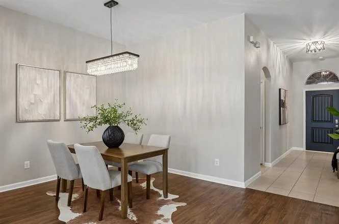 2112 Saint Marshall Dr - Photo 3 of 19