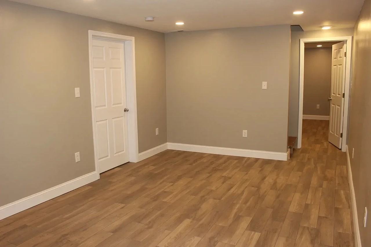 245 Hill Ct - Photo 2 of 12