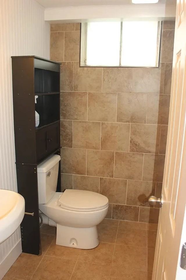 245 Hill Ct - Photo 5 of 12