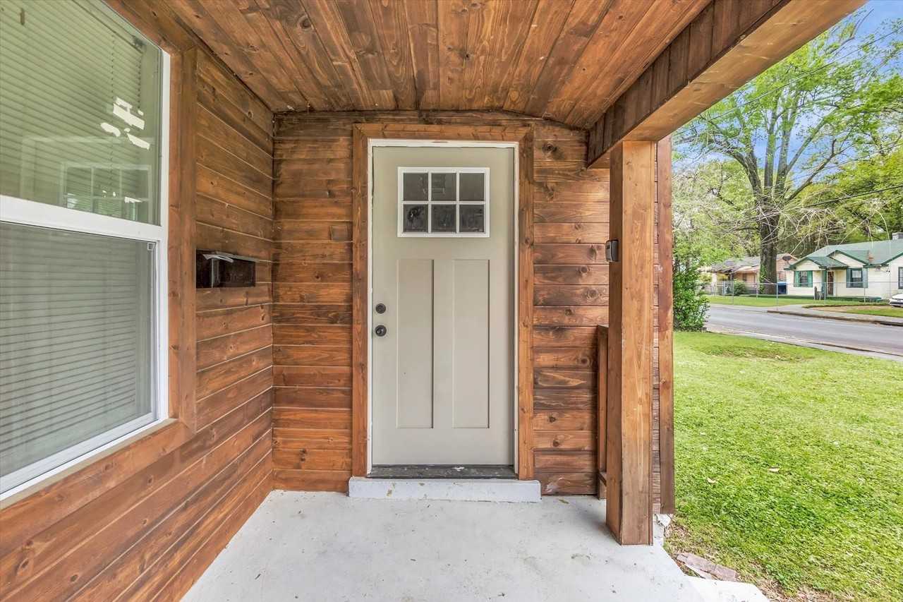 382 Josephine St - Photo 2 of 20