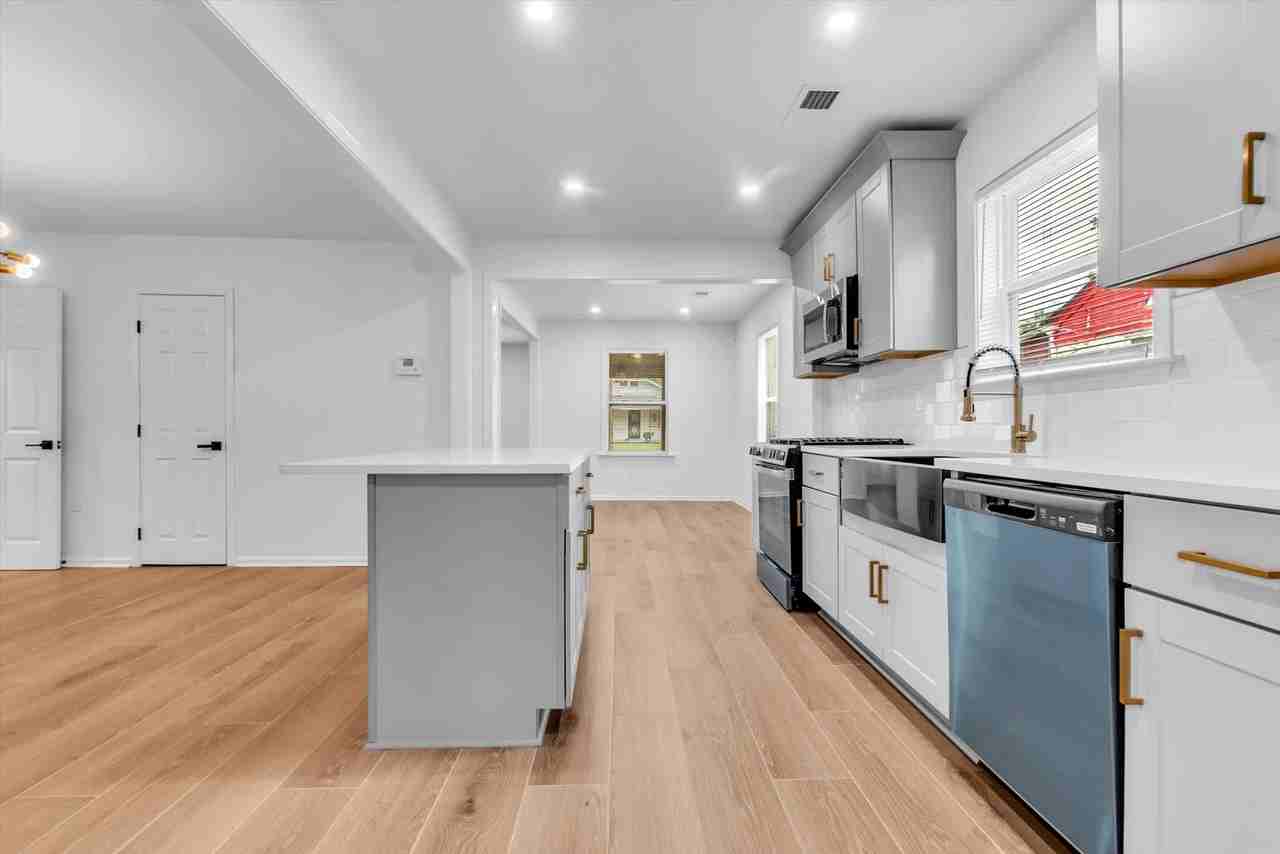 382 Josephine St - Photo 3 of 20