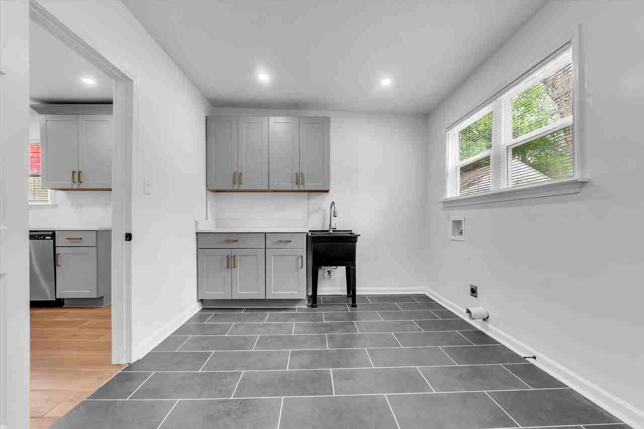 382 Josephine St - Photo 6 of 20