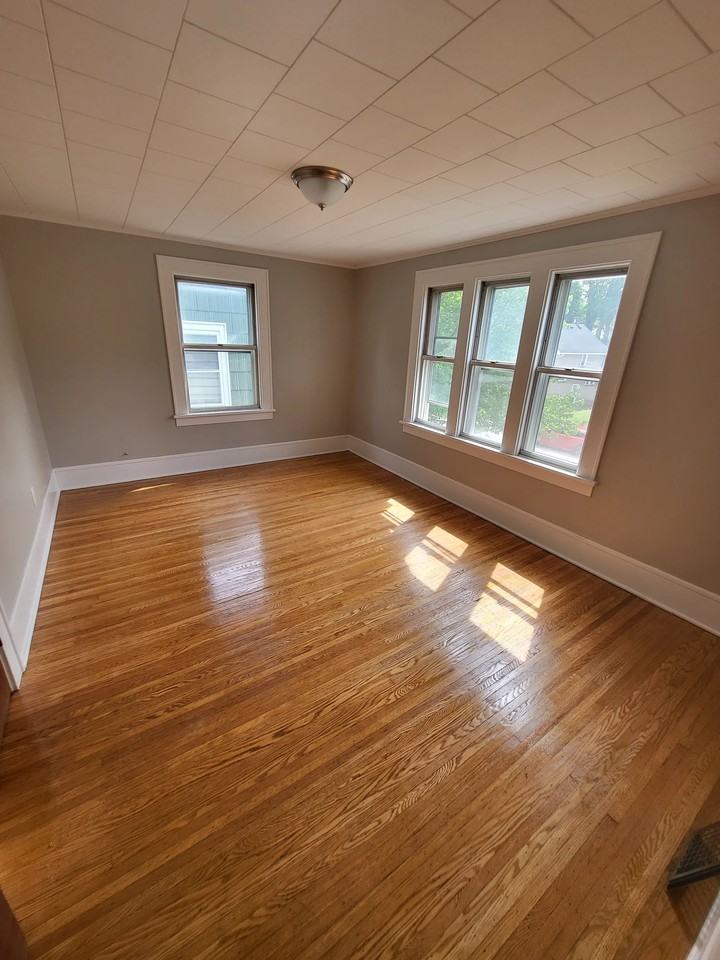 42 Durham St ##Ny - Photo 3 of 19