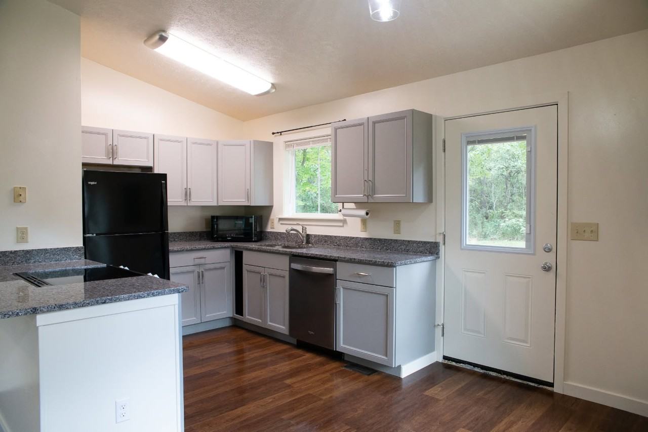 204 Potomak Trl - Photo 5 of 12