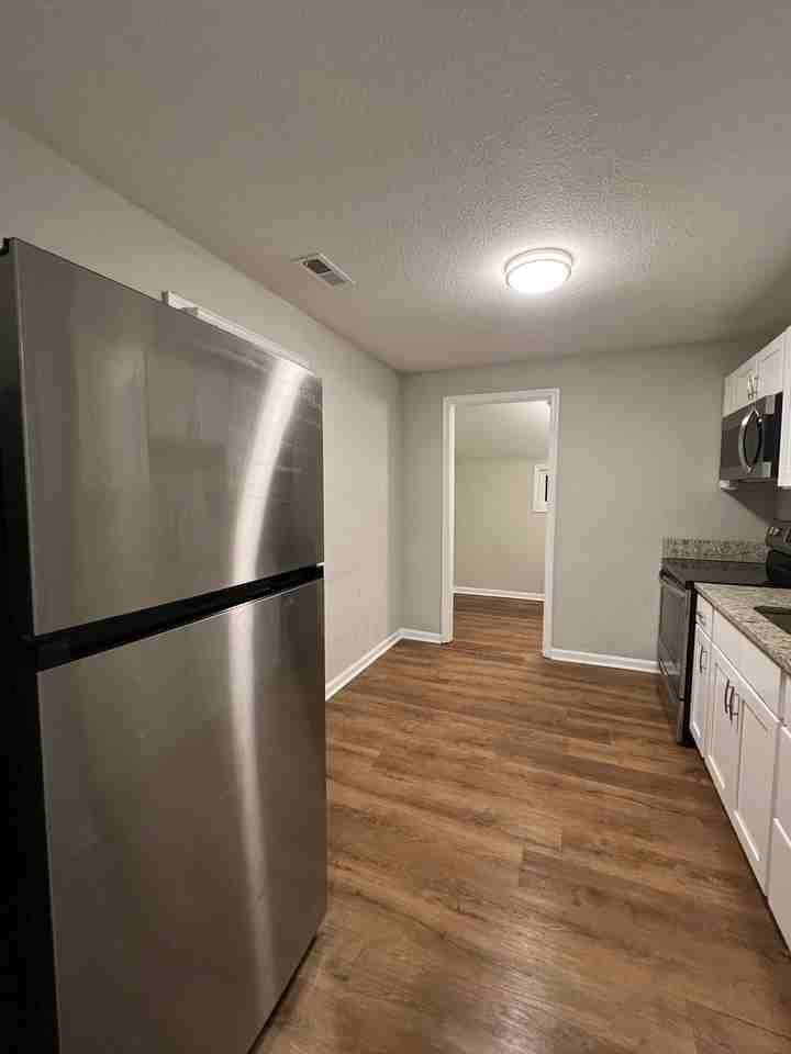 2307 Lafayette Blvd #2B - Photo 3 of 10