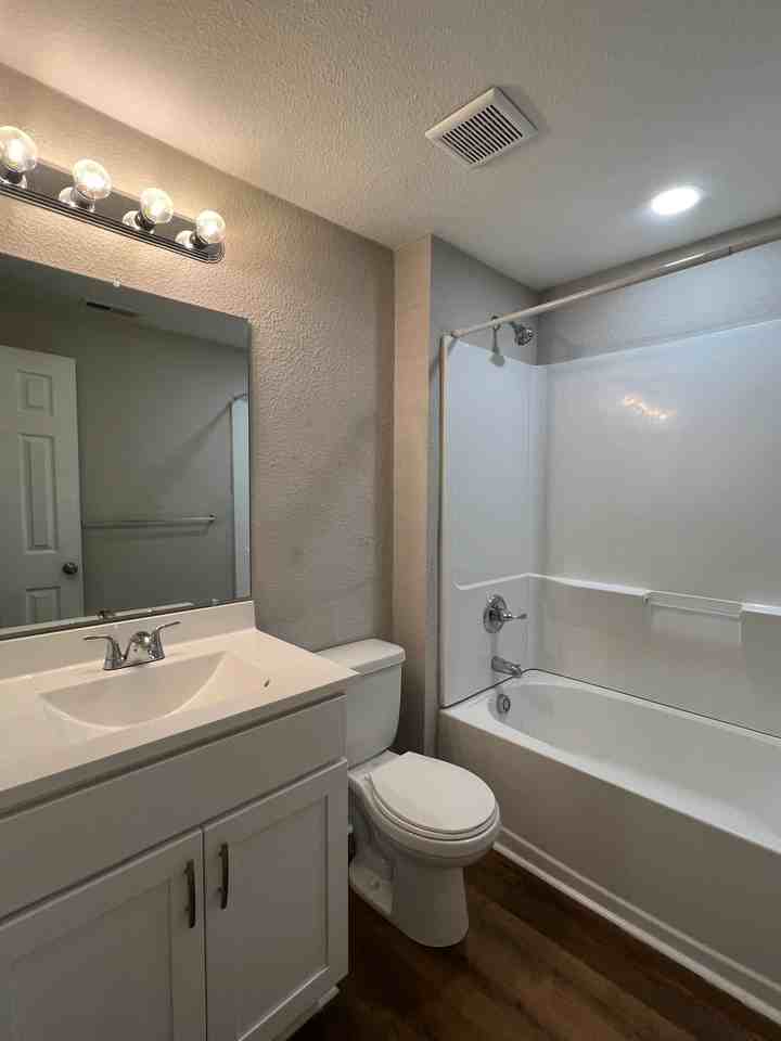 2307 Lafayette Blvd #2B - Photo 6 of 10