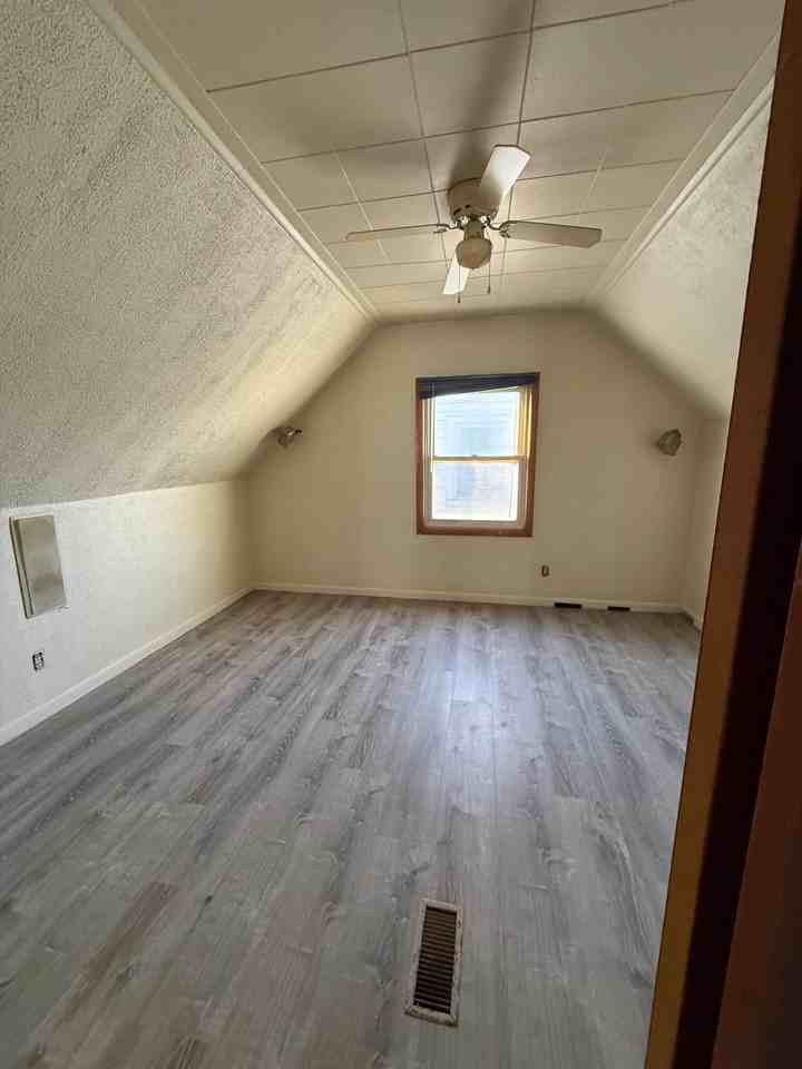 7616 Howard Ave - Photo 2 of 9