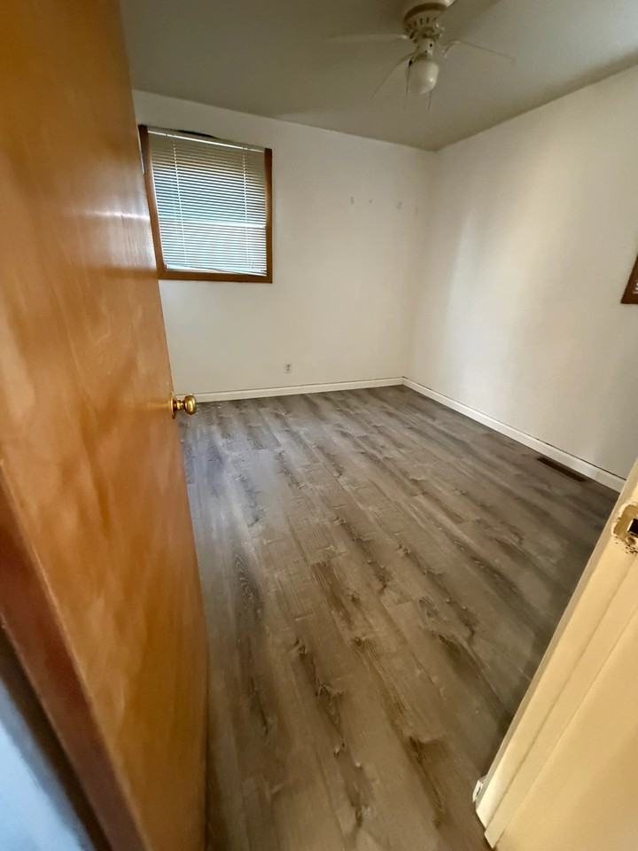 7616 Howard Ave - Photo 3 of 9