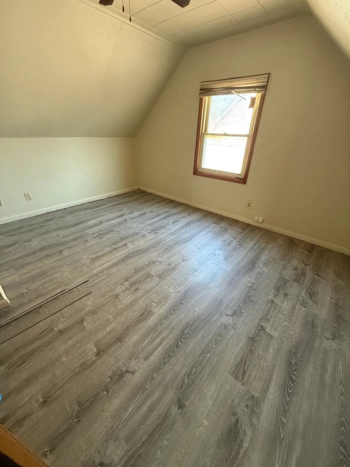 7616 Howard Ave - Photo 4 of 9