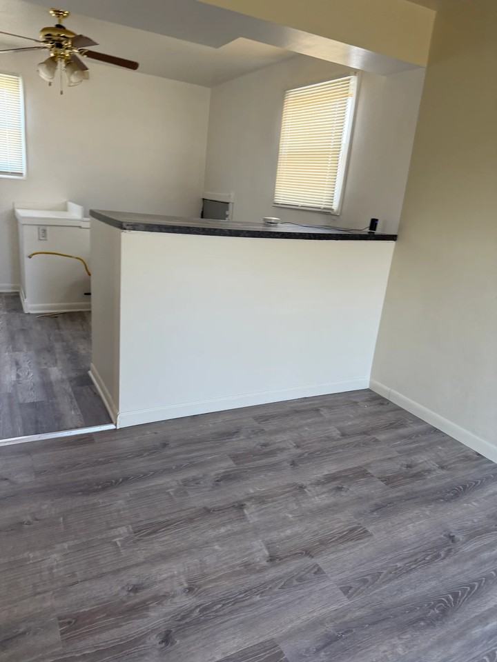 7616 Howard Ave - Photo 7 of 9