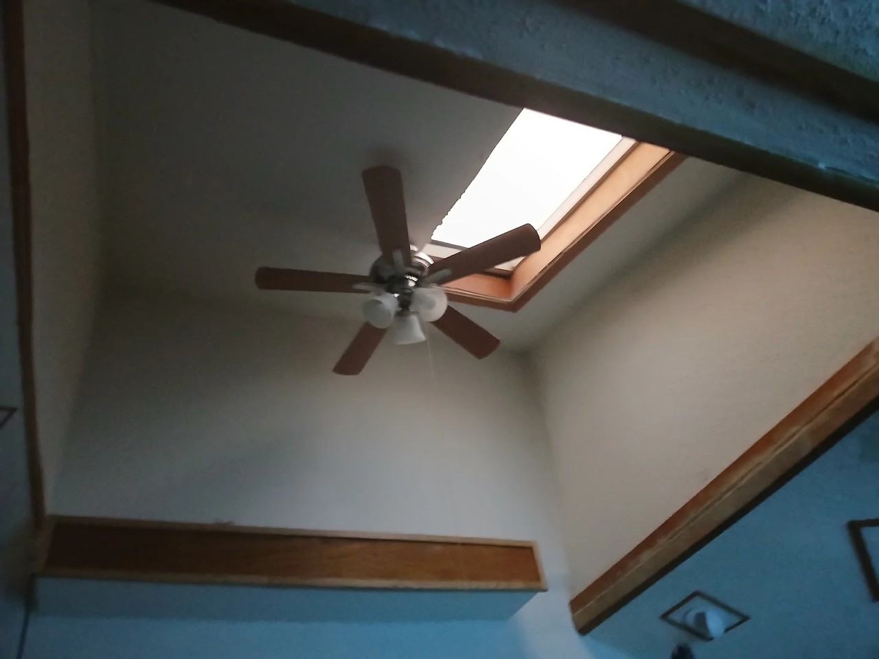 112 E Maywood Ave - Photo 3 of 7