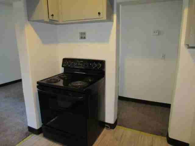 26 Burgess Ct - Photo 3 of 12