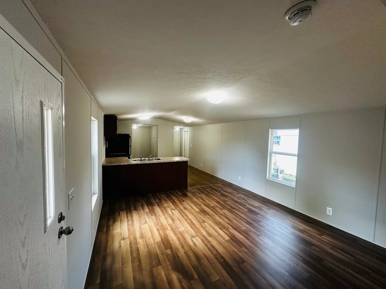 7775 Florida Blvd - Photo 2 of 16