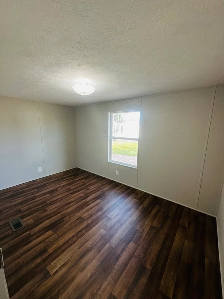 7775 Florida Blvd - Photo 6 of 16