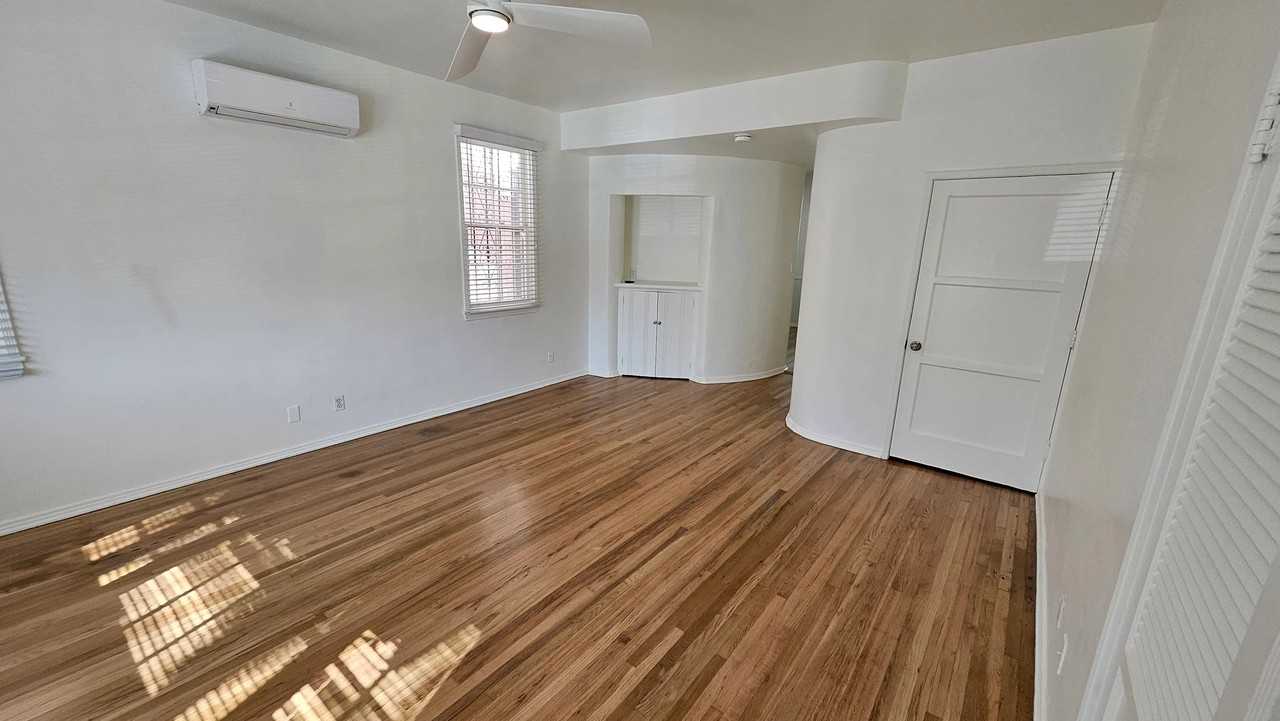 138 S Sweetzer Ave #138 - Photo 2 of 19