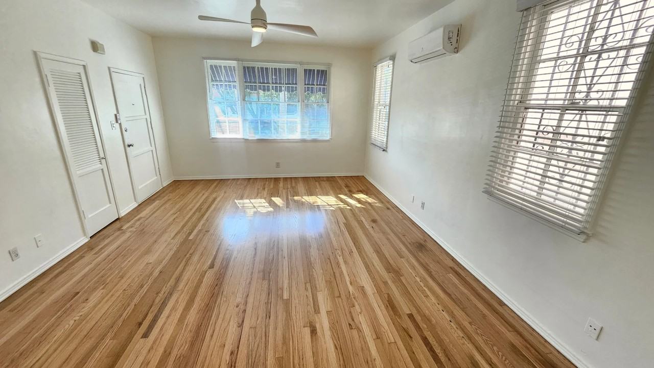 138 S Sweetzer Ave #138 - Photo 6 of 19