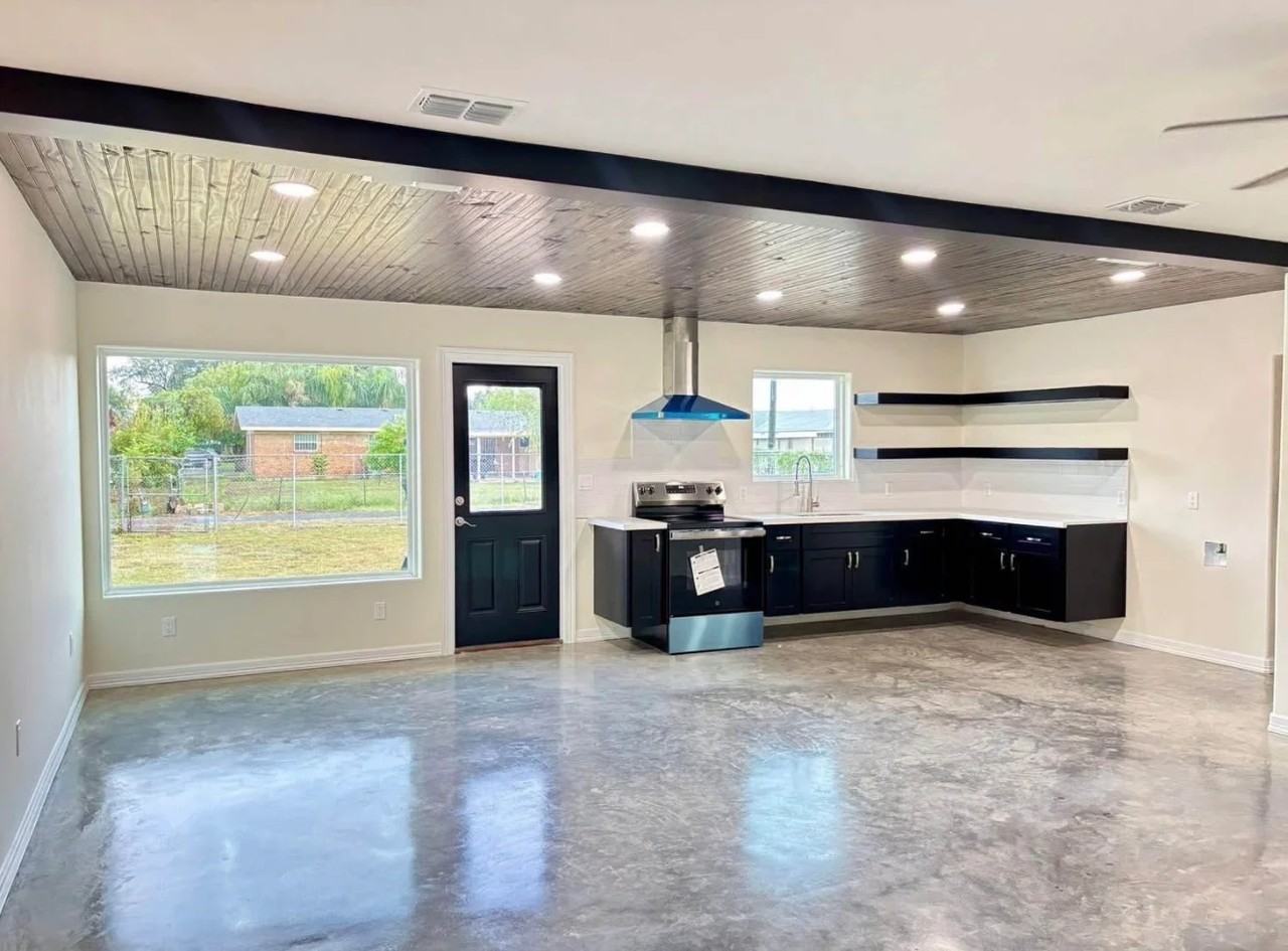 2125 Camellia Ave - Photo 2 of 8