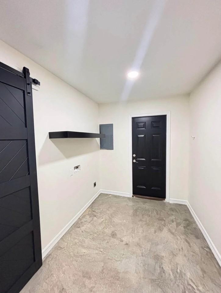 2125 Camellia Ave - Photo 4 of 8