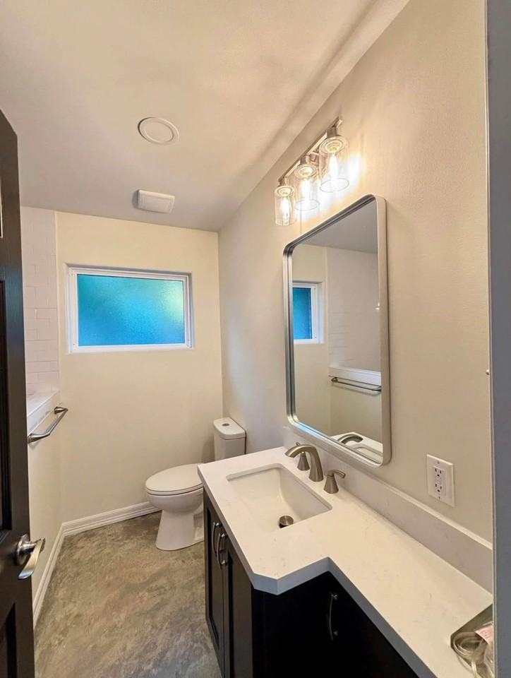 2125 Camellia Ave - Photo 5 of 8