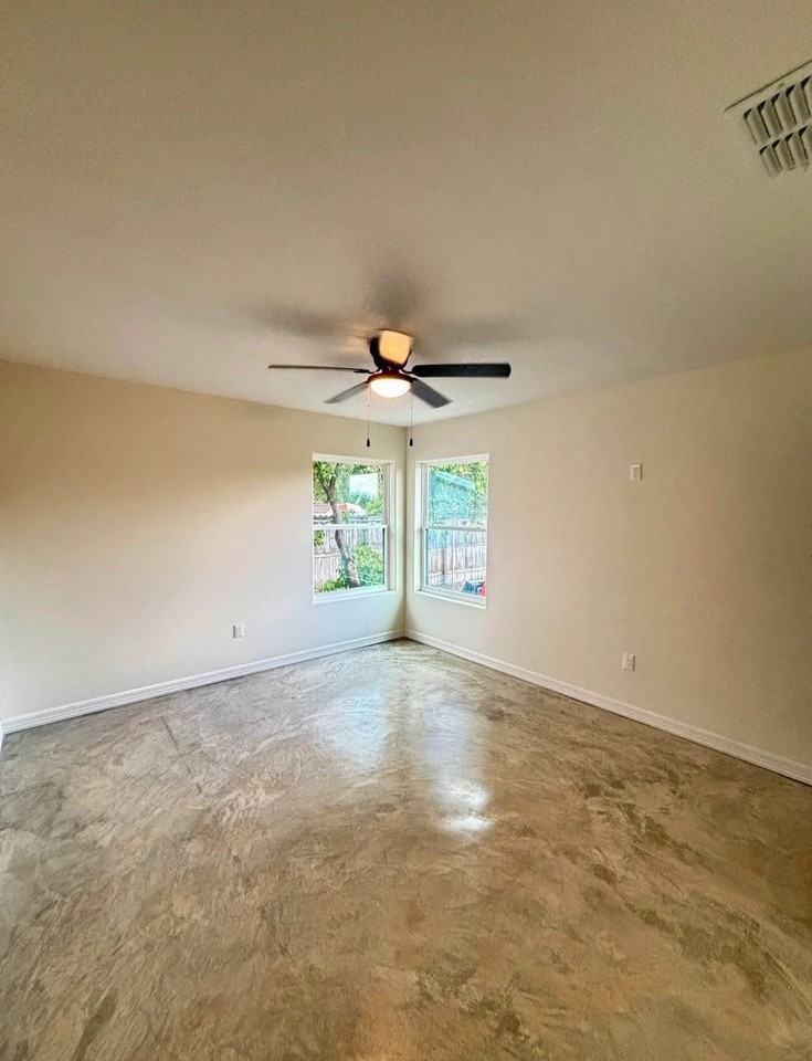 2125 Camellia Ave - Photo 6 of 8