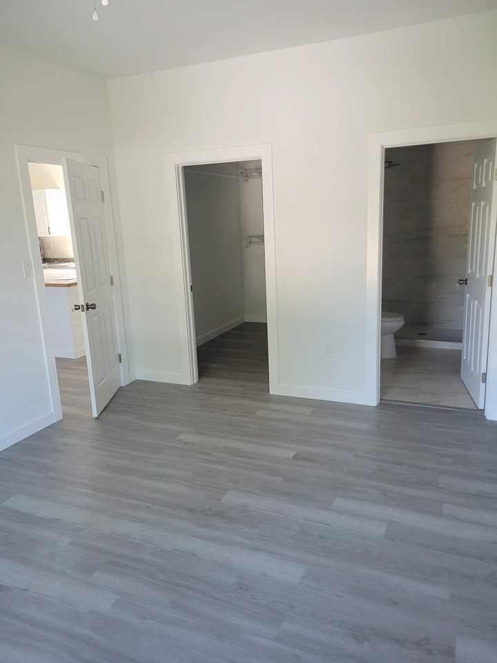 2457 Haven St - Photo 5 of 8