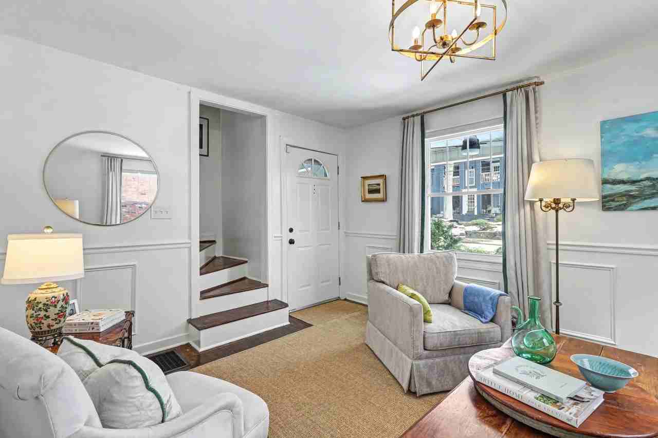 2138 Kirkwood Ave - Photo 5 of 20