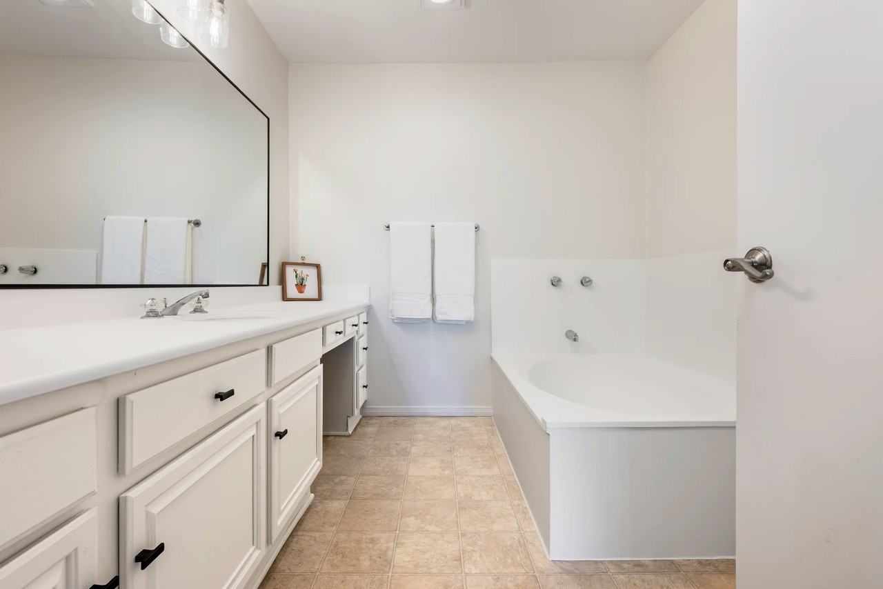 16255 Pacific Cir #106 - Photo 5 of 9