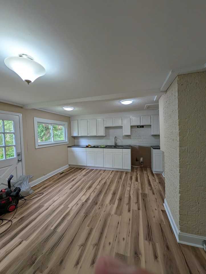 129 E 11th St - Photo 6 of 14